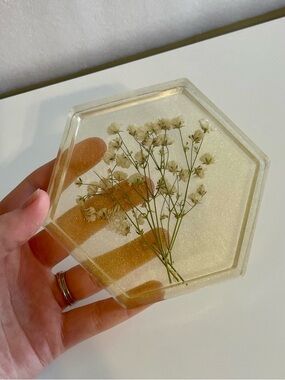 Handmade Gold Hexagon Resin Coaster/Tray with Dried White Flowers